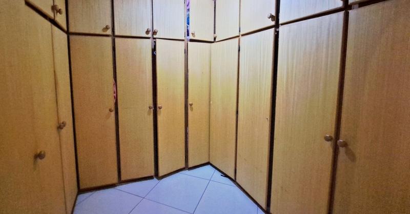 4 Bedroom Property for Sale in Langenhovenpark Free State